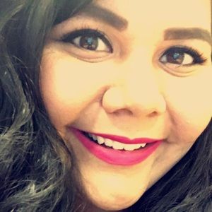 Meet your Posher, Cassandra